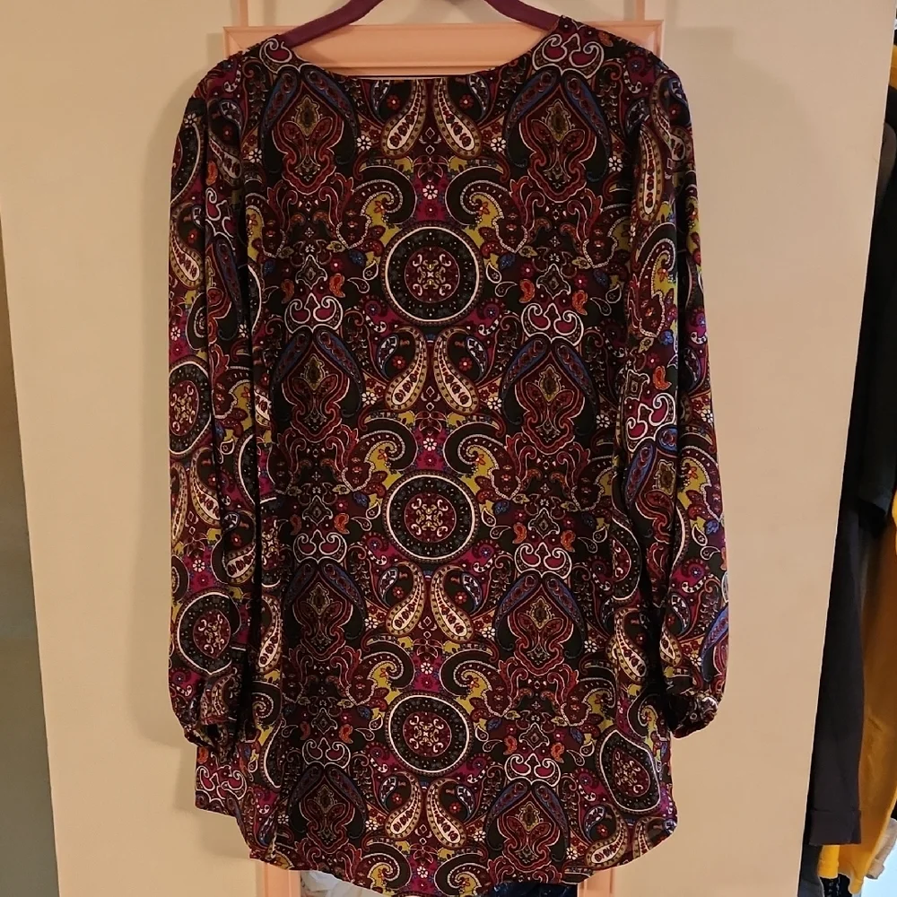 Zac & Rachel Red Graphic Relaxed Blouse - Picture 3 of 8